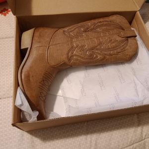 Mattise cowboy boots